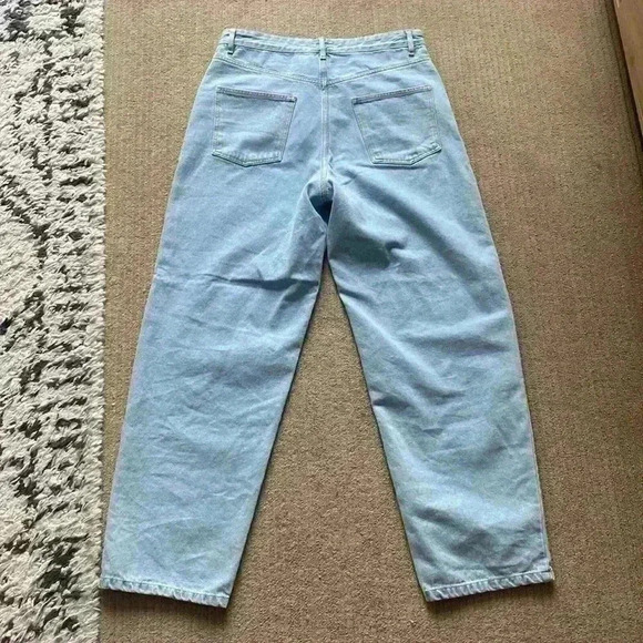 KOTN Unisex Antifit Denim high-waisted jeans light wash 36/32 (12-14). - Picture 6 of 16